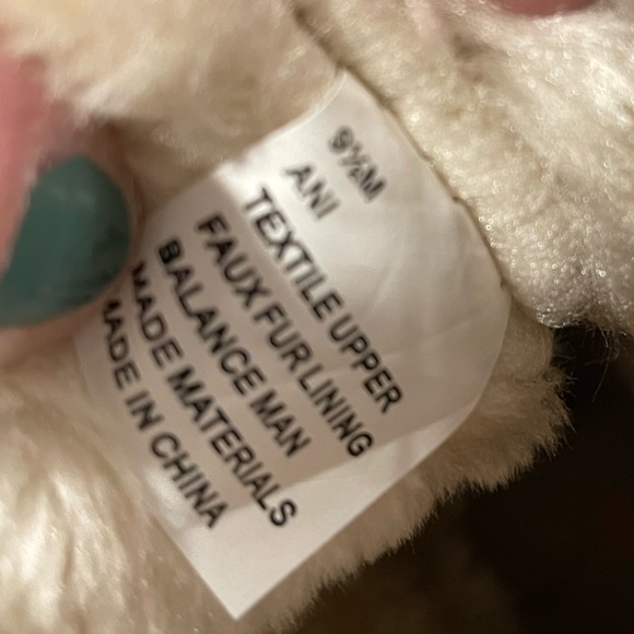 Knockoff Ugg style boot size 9.5 worn only once - Picture 4 of 4